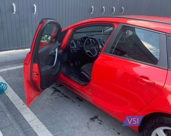 Opel Astra 2012